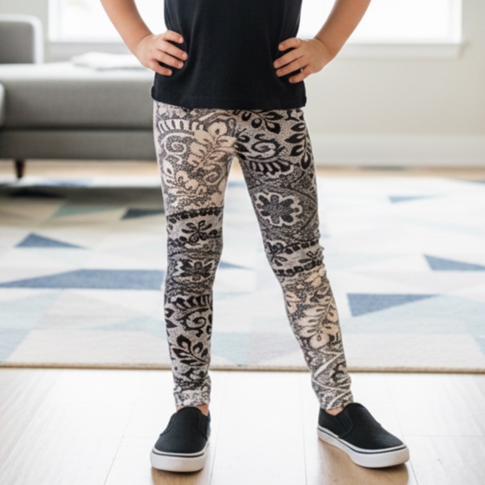 Small NEW Girls Paisley Lace Leggings Kids Soft Yoga Pants